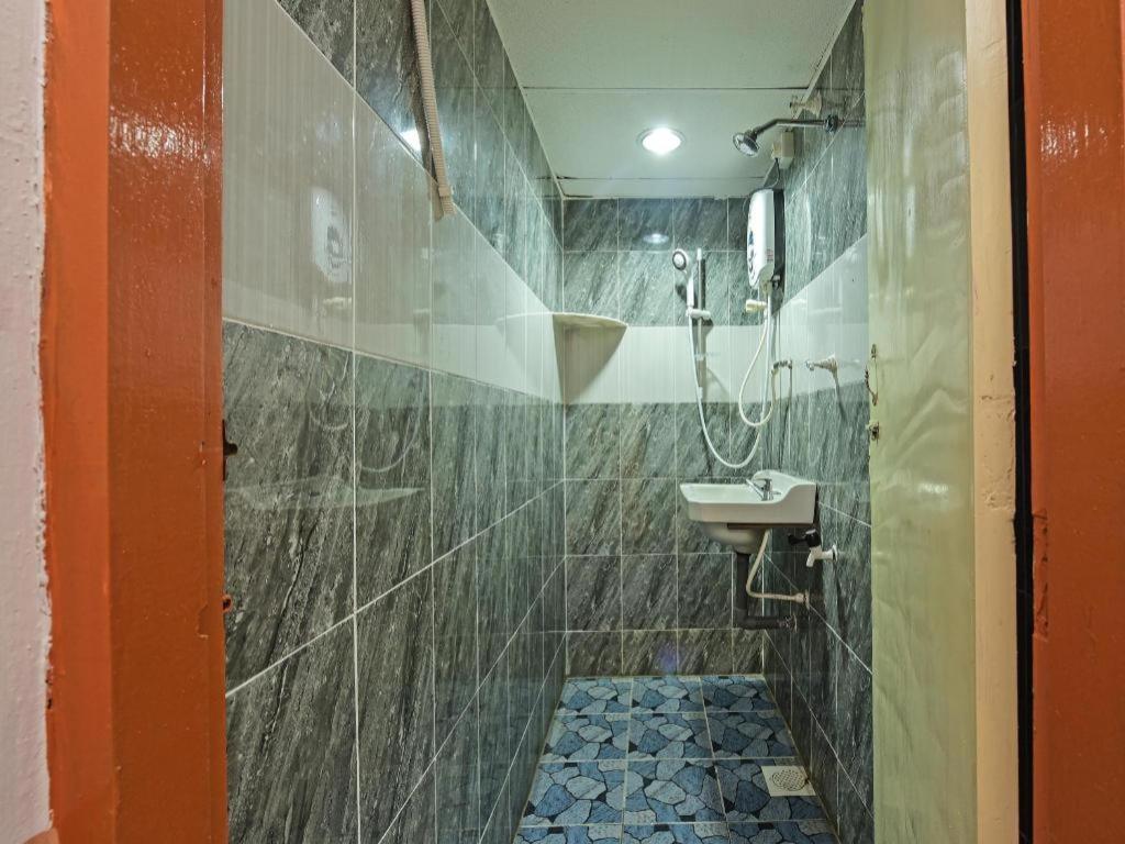 Super Oyo Capital O 90659 Raintown Timbers Hotel Taiping Luaran gambar
